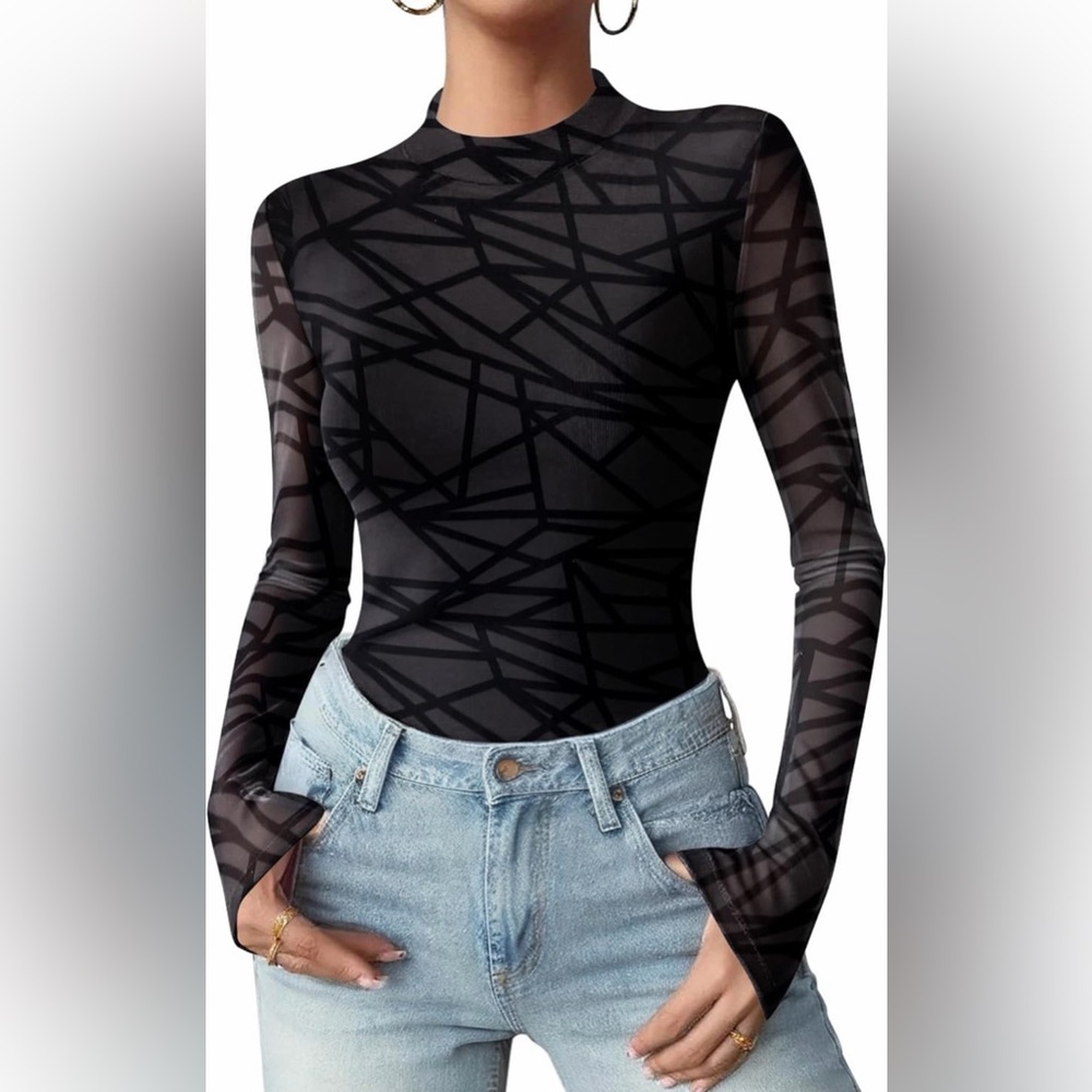 🆕Elegant Floral Mesh Sleeve Top